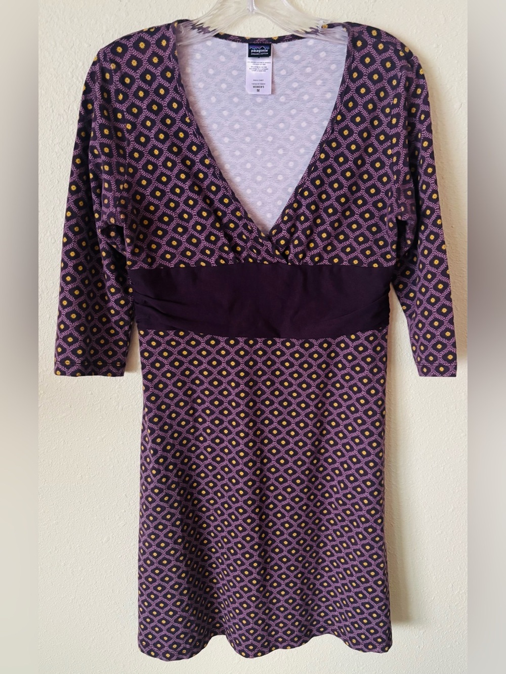 Patagonia Long-Sleeved Margot
Dress in Tea Flower: Bitter Chocolate Size: M